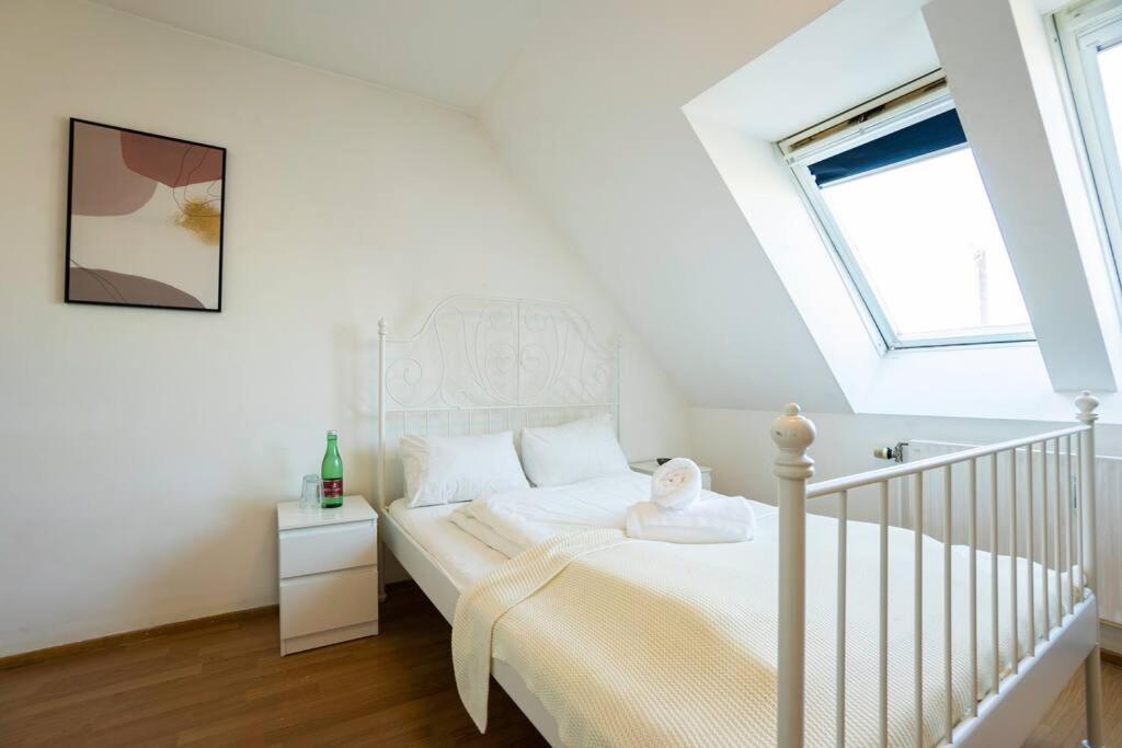 Stylish 2 Floor Penthouse • 15 Min To City Center Wien Eksteriør billede